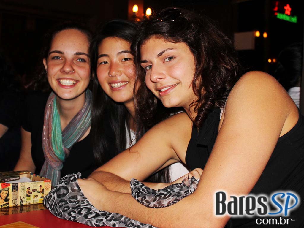 Futebol e caipirinha em dobro no happy hour de quarta-feira do Tubaína Bar Futebol e caipirinha em dobro no happy hour de quarta-feira do Tubaína Bar