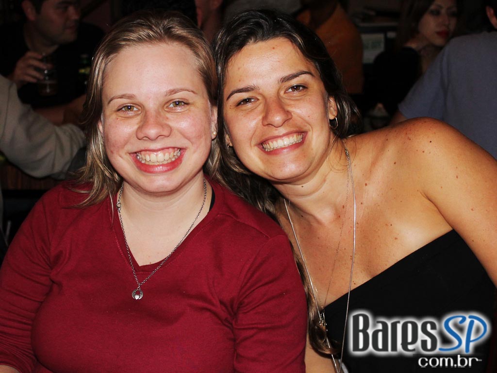 Futebol e caipirinha em dobro no happy hour de quarta-feira do Tubaína Bar Futebol e caipirinha em dobro no happy hour de quarta-feira do Tubaína Bar