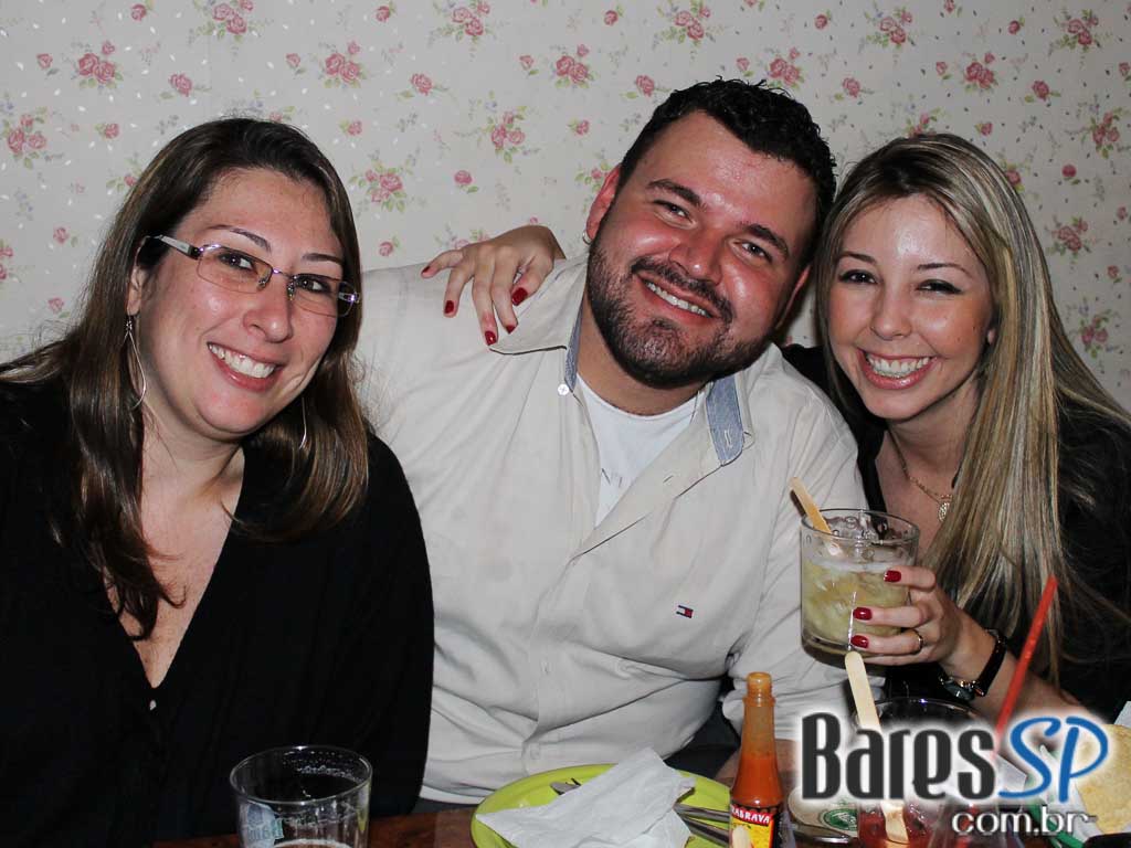 Futebol e caipirinha em dobro no happy hour de quarta-feira do Tubaína Bar Futebol e caipirinha em dobro no happy hour de quarta-feira do Tubaína Bar