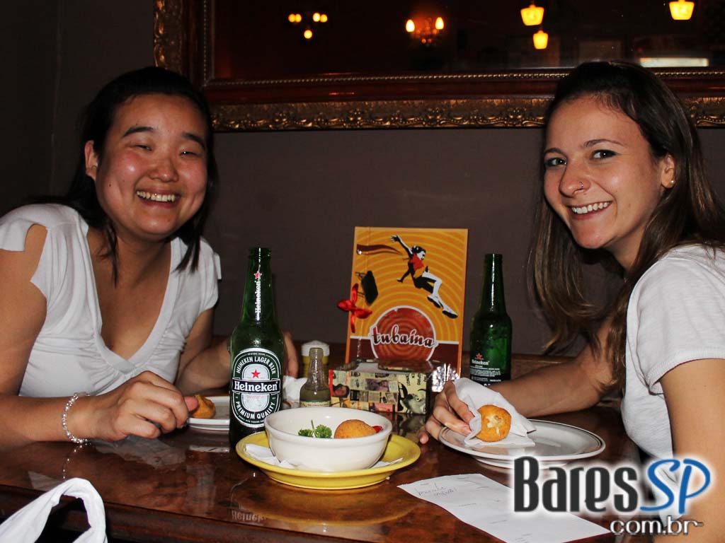 Futebol e caipirinha em dobro no happy hour de quarta-feira do Tubaína Bar Futebol e caipirinha em dobro no happy hour de quarta-feira do Tubaína Bar