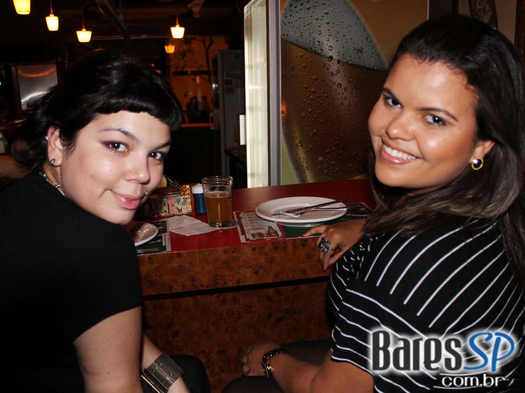 Futebol e caipirinha em dobro no happy hour de quarta-feira do Tubaína Bar Futebol e caipirinha em dobro no happy hour de quarta-feira do Tubaína Bar