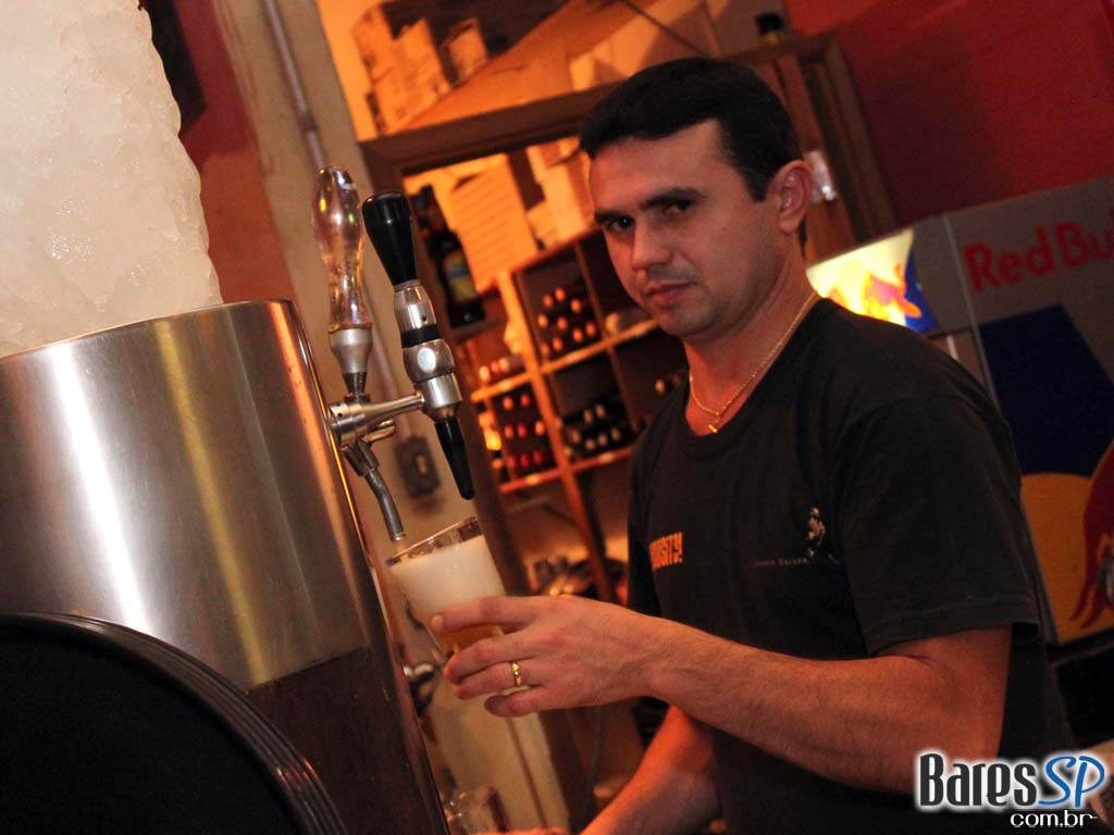 Bar Exquisito no happy hour! Bar Exquisito no happy hour!