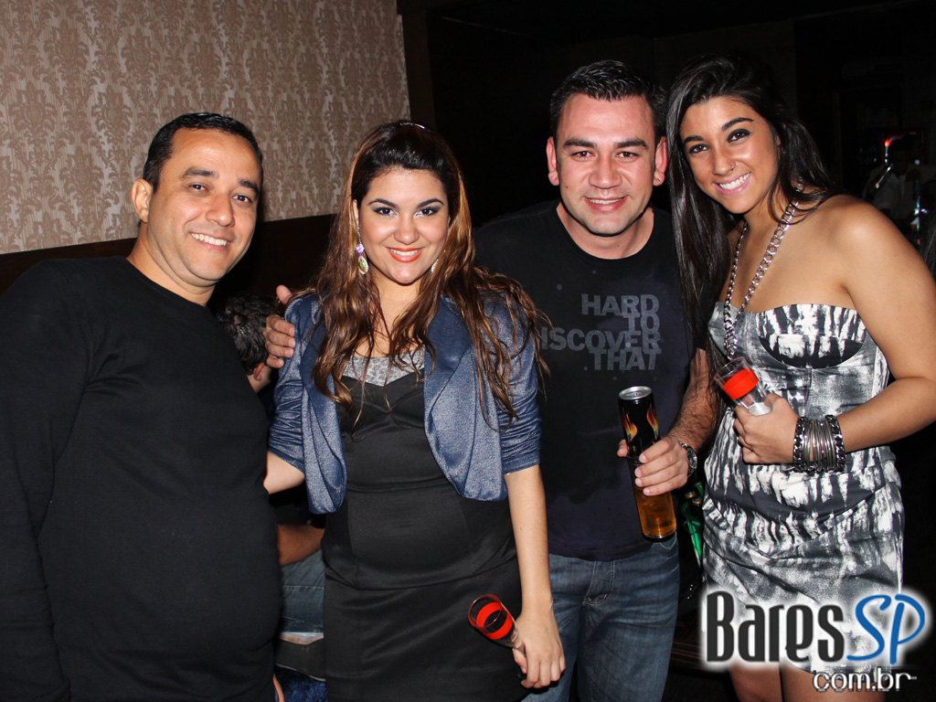 Coca-Cola e MTV levam projeto Let's Burn MTV para inauguração da Sophie Coca-Cola e MTV levam projeto Let's Burn MTV para inauguração da Sophie