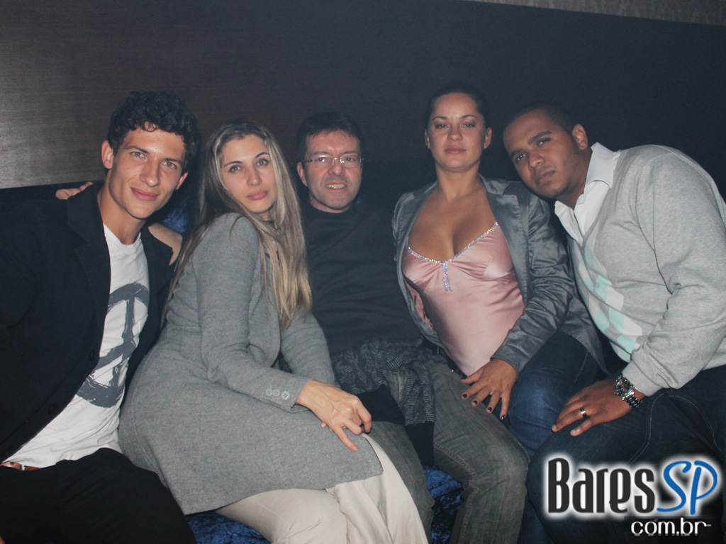 Coca-Cola e MTV levam projeto Let's Burn MTV para inauguração da Sophie Coca-Cola e MTV levam projeto Let's Burn MTV para inauguração da Sophie