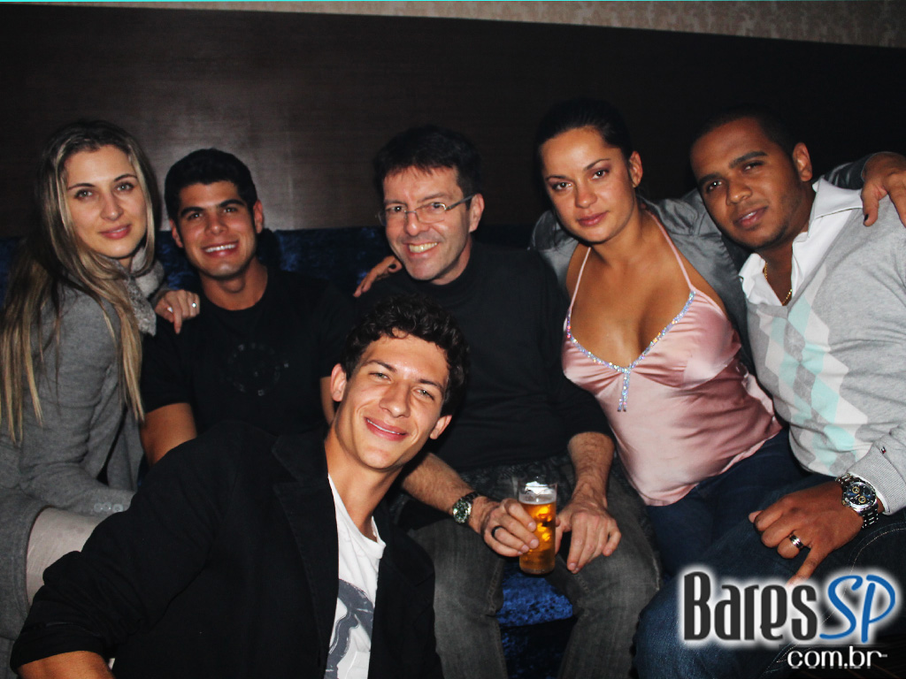 Coca-Cola e MTV levam projeto Let's Burn MTV para inauguração da Sophie Coca-Cola e MTV levam projeto Let's Burn MTV para inauguração da Sophie