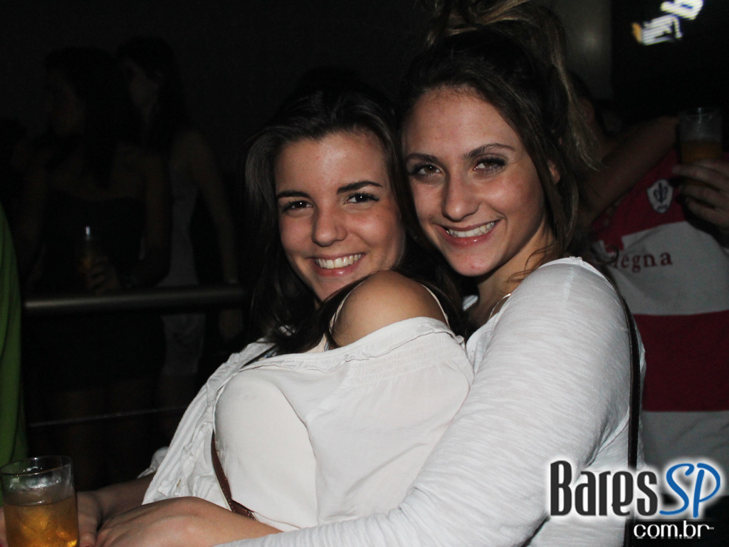 Coca-Cola e MTV levam projeto Let's Burn MTV para inauguração da Sophie Coca-Cola e MTV levam projeto Let's Burn MTV para inauguração da Sophie