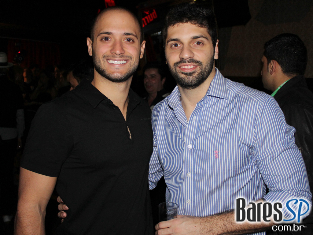 Coca-Cola e MTV levam projeto Let's Burn MTV para inauguração da Sophie Coca-Cola e MTV levam projeto Let's Burn MTV para inauguração da Sophie