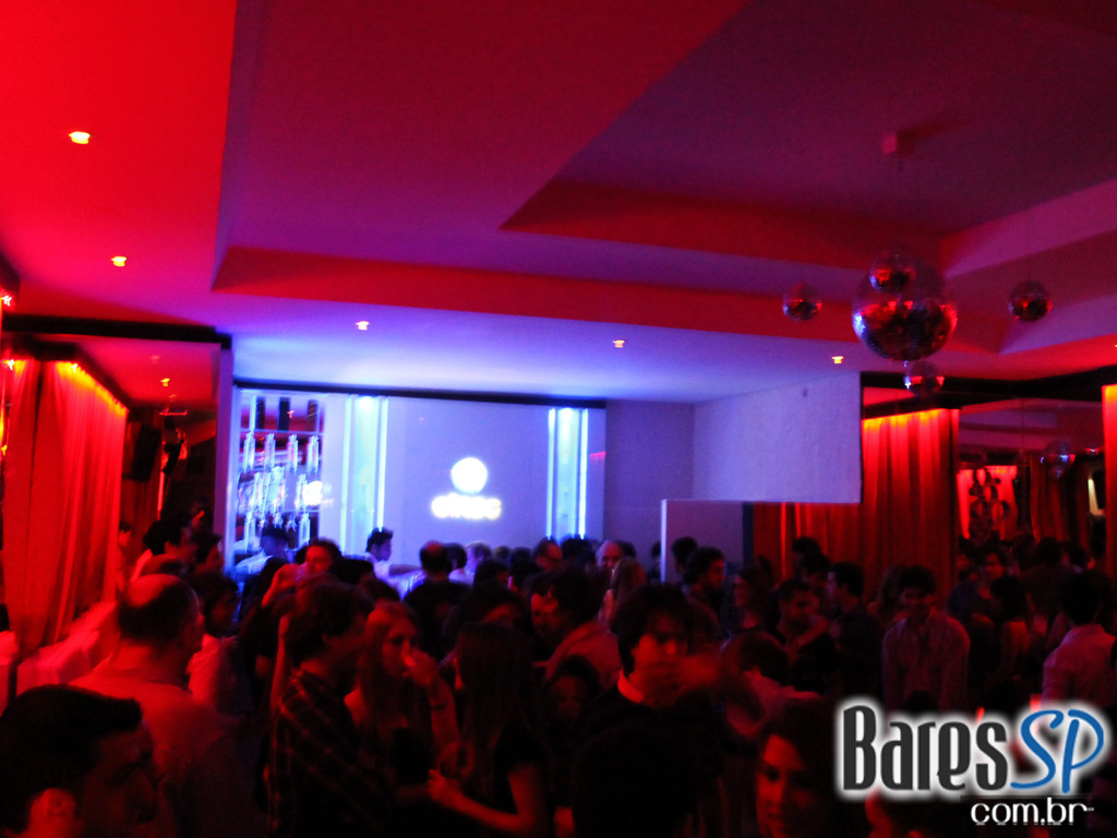 Coca-Cola e MTV levam projeto Let's Burn MTV para inauguração da Sophie Coca-Cola e MTV levam projeto Let's Burn MTV para inauguração da Sophie