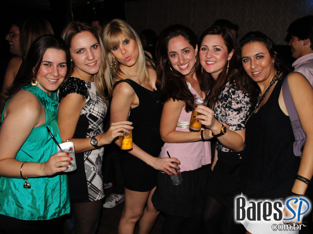 Coca-Cola e MTV levam projeto Let's Burn MTV para inauguração da Sophie Coca-Cola e MTV levam projeto Let's Burn MTV para inauguração da Sophie