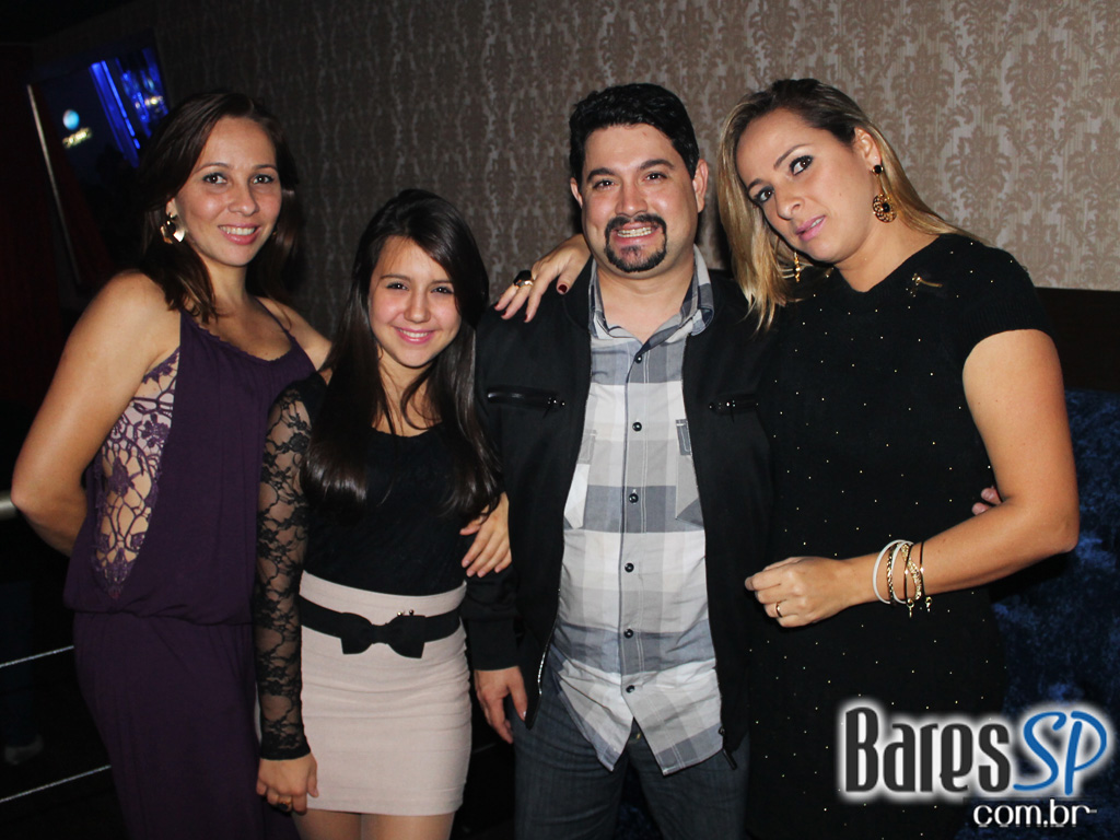 Coca-Cola e MTV levam projeto Let's Burn MTV para inauguração da Sophie Coca-Cola e MTV levam projeto Let's Burn MTV para inauguração da Sophie