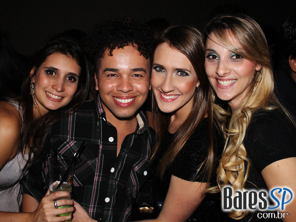 Coca-Cola e MTV levam projeto Let's Burn MTV para inauguração da Sophie Coca-Cola e MTV levam projeto Let's Burn MTV para inauguração da Sophie