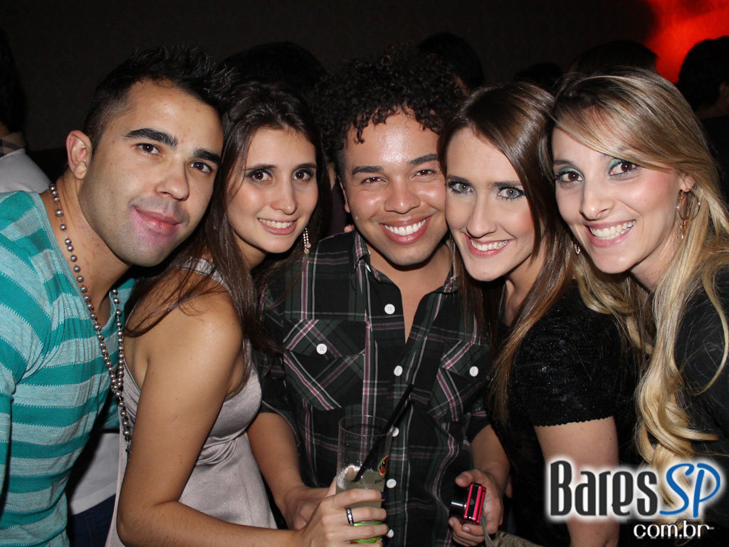 Coca-Cola e MTV levam projeto Let's Burn MTV para inauguração da Sophie Coca-Cola e MTV levam projeto Let's Burn MTV para inauguração da Sophie