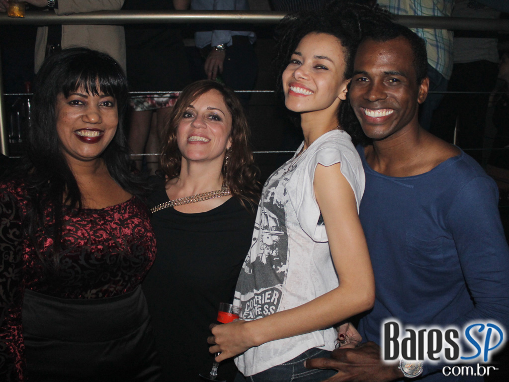 Coca-Cola e MTV levam projeto Let's Burn MTV para inauguração da Sophie Coca-Cola e MTV levam projeto Let's Burn MTV para inauguração da Sophie