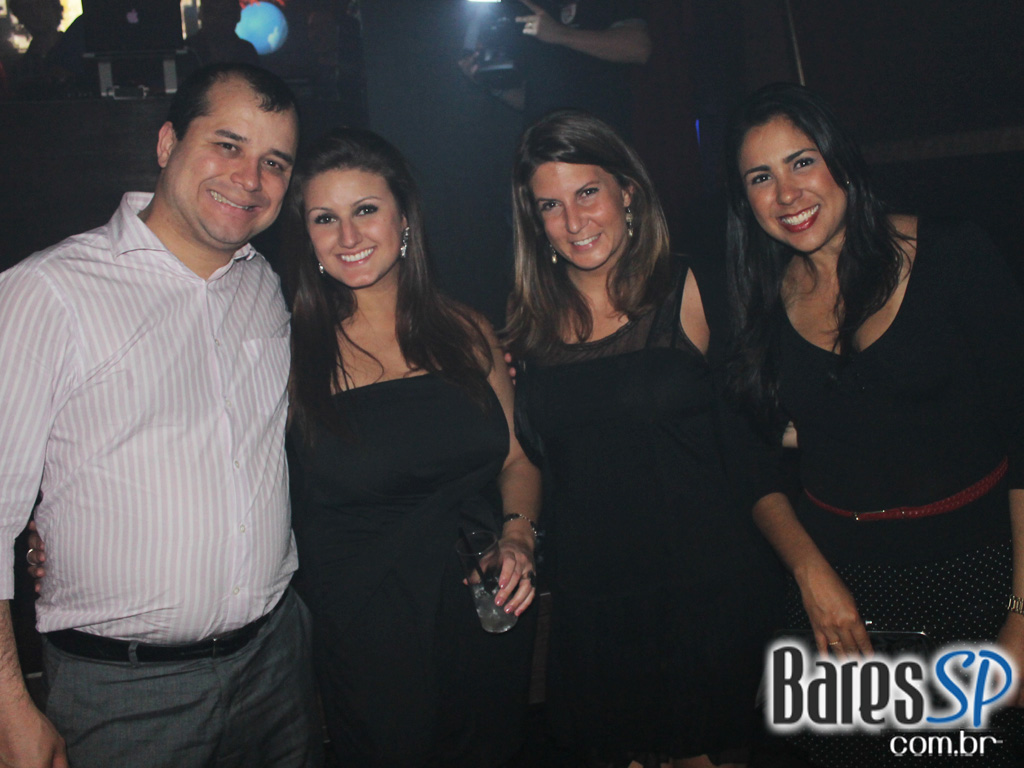 Coca-Cola e MTV levam projeto Let's Burn MTV para inauguração da Sophie Coca-Cola e MTV levam projeto Let's Burn MTV para inauguração da Sophie