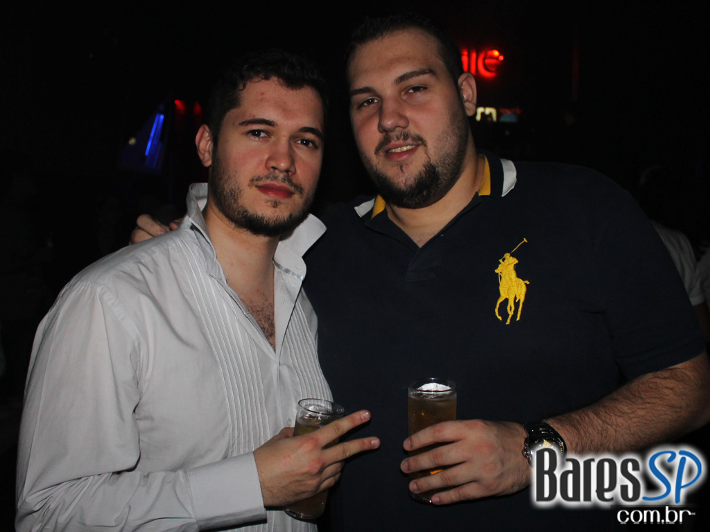 Coca-Cola e MTV levam projeto Let's Burn MTV para inauguração da Sophie Coca-Cola e MTV levam projeto Let's Burn MTV para inauguração da Sophie