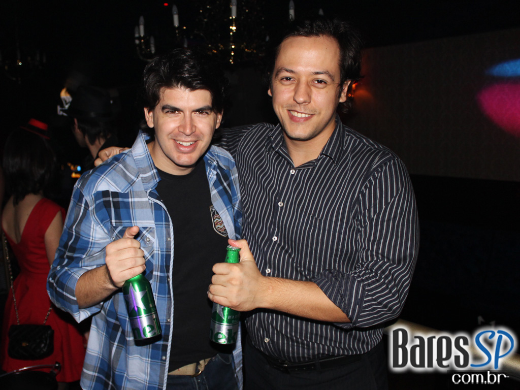 Coca-Cola e MTV levam projeto Let's Burn MTV para inauguração da Sophie Coca-Cola e MTV levam projeto Let's Burn MTV para inauguração da Sophie