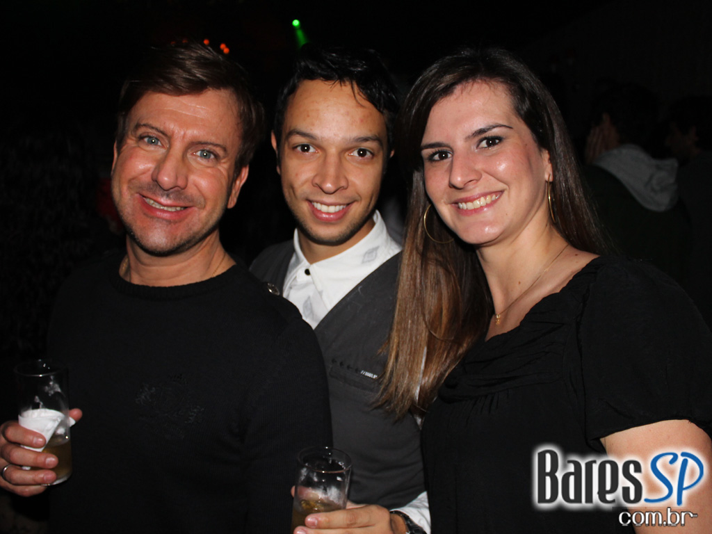 Coca-Cola e MTV levam projeto Let's Burn MTV para inauguração da Sophie Coca-Cola e MTV levam projeto Let's Burn MTV para inauguração da Sophie