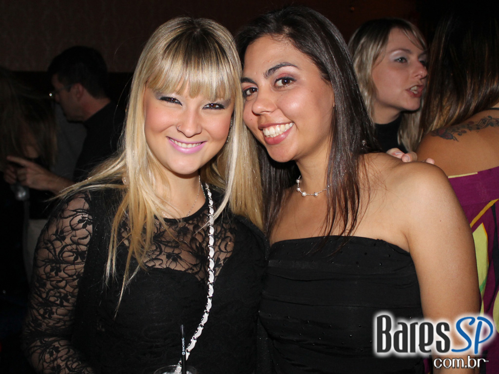 Coca-Cola e MTV levam projeto Let's Burn MTV para inauguração da Sophie Coca-Cola e MTV levam projeto Let's Burn MTV para inauguração da Sophie