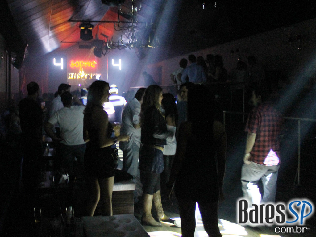 Coca-Cola e MTV levam projeto Let's Burn MTV para inauguração da Sophie Coca-Cola e MTV levam projeto Let's Burn MTV para inauguração da Sophie