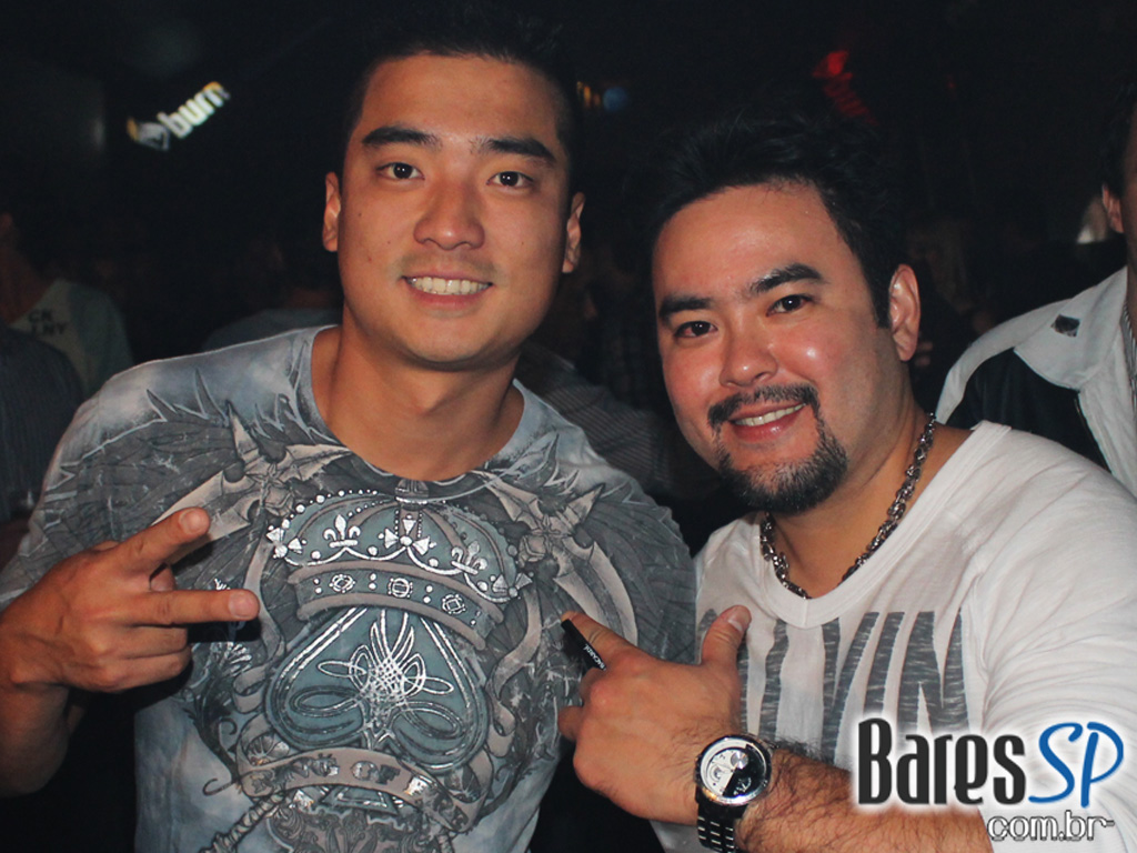 Coca-Cola e MTV levam projeto Let's Burn MTV para inauguração da Sophie Coca-Cola e MTV levam projeto Let's Burn MTV para inauguração da Sophie