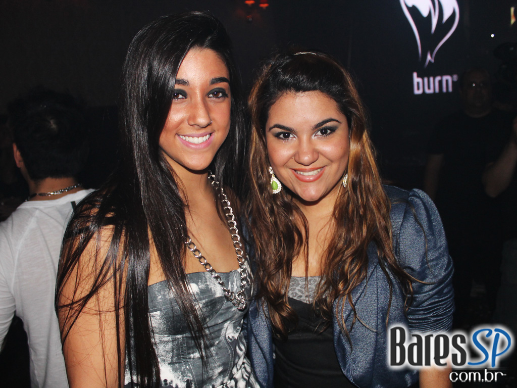 Coca-Cola e MTV levam projeto Let's Burn MTV para inauguração da Sophie Coca-Cola e MTV levam projeto Let's Burn MTV para inauguração da Sophie