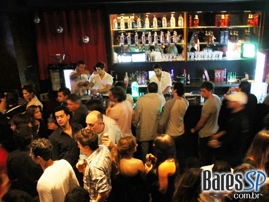 Coca-Cola e MTV levam projeto Let's Burn MTV para inauguração da Sophie Coca-Cola e MTV levam projeto Let's Burn MTV para inauguração da Sophie