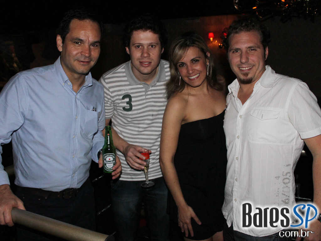 Coca-Cola e MTV levam projeto Let's Burn MTV para inauguração da Sophie Coca-Cola e MTV levam projeto Let's Burn MTV para inauguração da Sophie