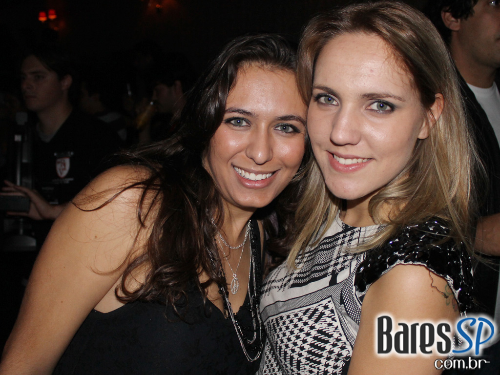 Coca-Cola e MTV levam projeto Let's Burn MTV para inauguração da Sophie Coca-Cola e MTV levam projeto Let's Burn MTV para inauguração da Sophie