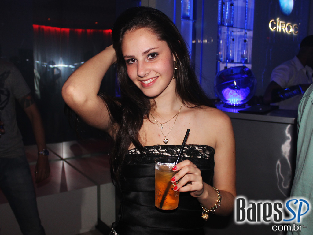 Coca-Cola e MTV levam projeto Let's Burn MTV para inauguração da Sophie Coca-Cola e MTV levam projeto Let's Burn MTV para inauguração da Sophie