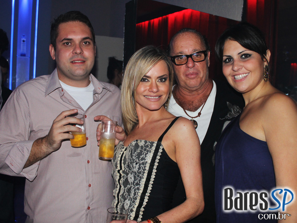 Coca-Cola e MTV levam projeto Let's Burn MTV para inauguração da Sophie Coca-Cola e MTV levam projeto Let's Burn MTV para inauguração da Sophie