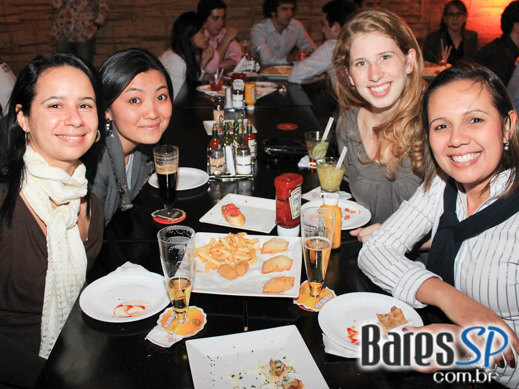 Banda Mandau apresentou show de Soul Music e Música Brasileira no Dona Flor Banda Mandau apresentou show de Soul Music e Música Brasileira no Dona Flor