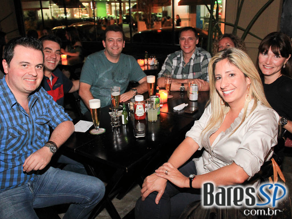 Banda Mandau apresentou show de Soul Music e Música Brasileira no Dona Flor Banda Mandau apresentou show de Soul Music e Música Brasileira no Dona Flor