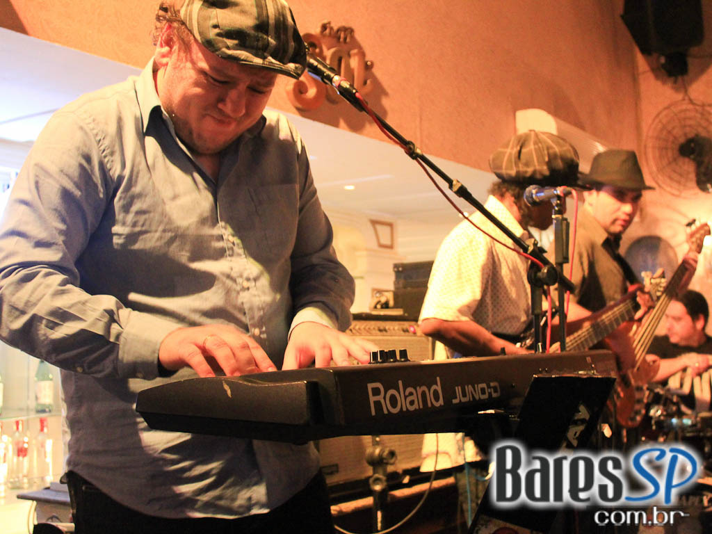 Banda Mandau apresentou show de Soul Music e Música Brasileira no Dona Flor Banda Mandau apresentou show de Soul Music e Música Brasileira no Dona Flor