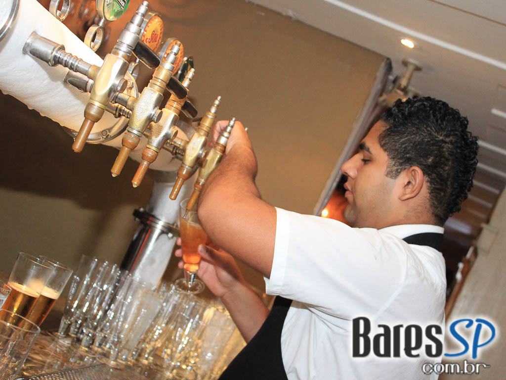 Banda Mandau apresentou show de Soul Music e Música Brasileira no Dona Flor Banda Mandau apresentou show de Soul Music e Música Brasileira no Dona Flor