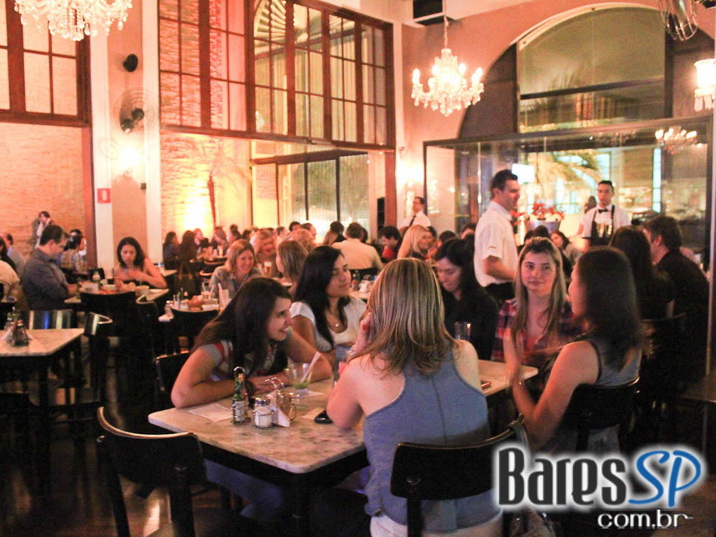 Banda Mandau apresentou show de Soul Music e Música Brasileira no Dona Flor Banda Mandau apresentou show de Soul Music e Música Brasileira no Dona Flor