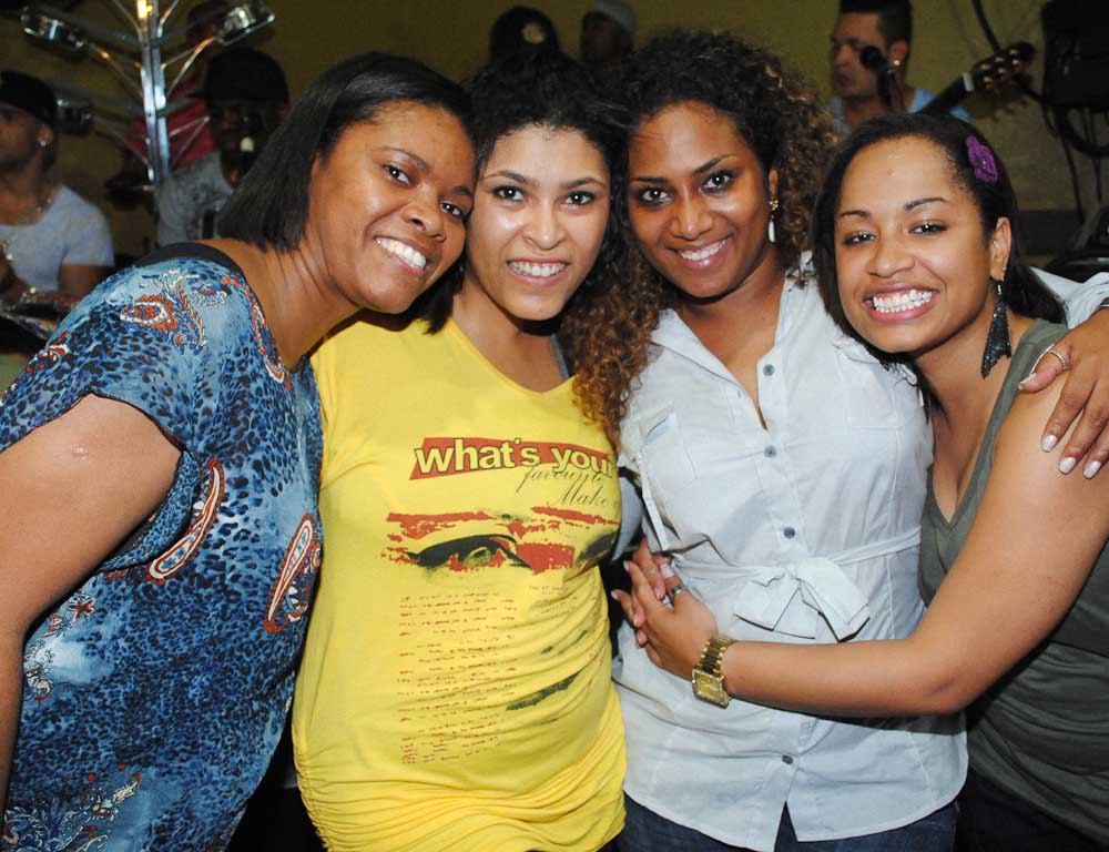 “Sambanejo “ na sexta-feira do Capella Beer “Sambanejo “ na sexta-feira do Capella Beer