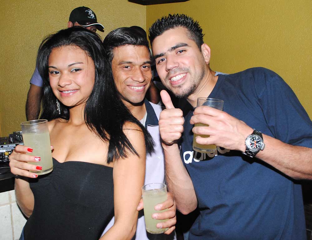 “Sambanejo “ na sexta-feira do Capella Beer “Sambanejo “ na sexta-feira do Capella Beer