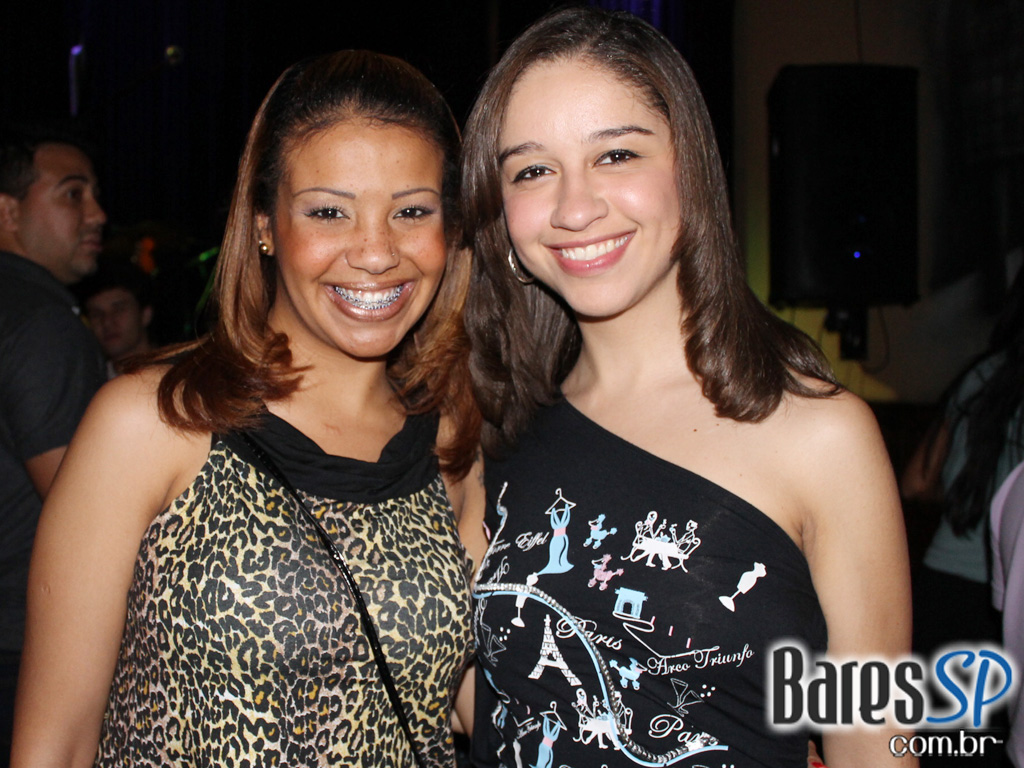 Os Opalas no Bleecker St. animaram a sexta Os Opalas no Bleecker St. animaram a sexta