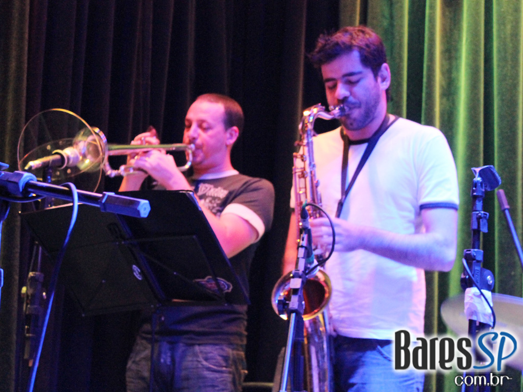 Os Opalas no Bleecker St. animaram a sexta Os Opalas no Bleecker St. animaram a sexta