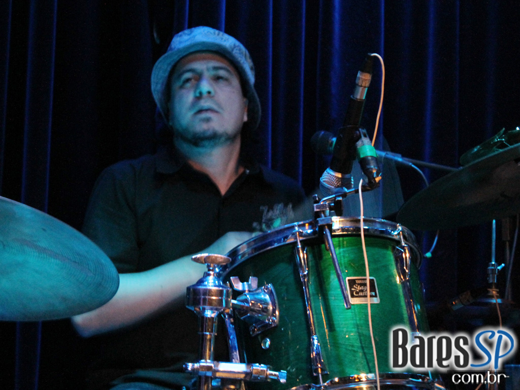 Os Opalas no Bleecker St. animaram a sexta Os Opalas no Bleecker St. animaram a sexta