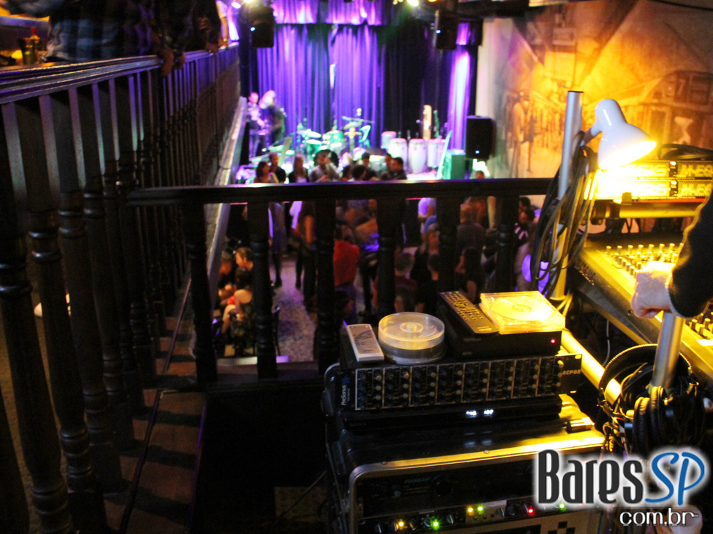 Os Opalas no Bleecker St. animaram a sexta Os Opalas no Bleecker St. animaram a sexta