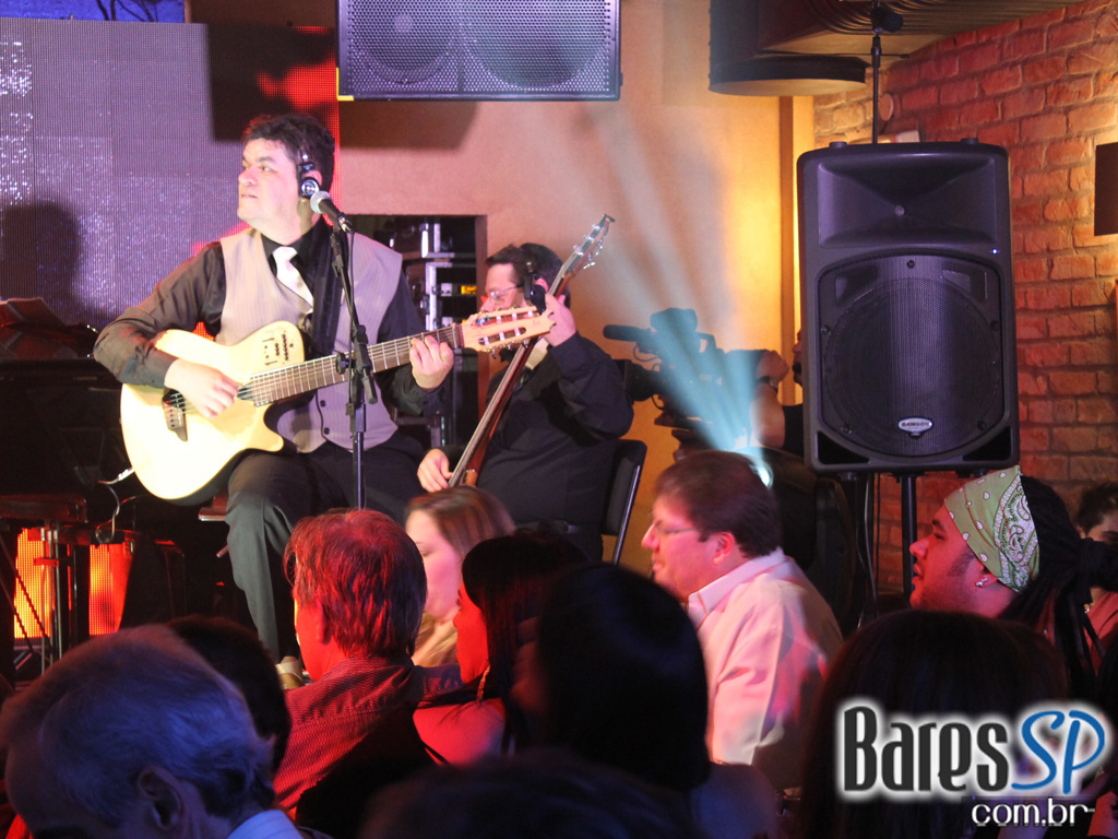 Demonios da Garoa realiza em show de gravação de seu 2º DVD no Tom Jazz Demonios da Garoa realiza em show de gravação de seu 2º DVD no Tom Jazz