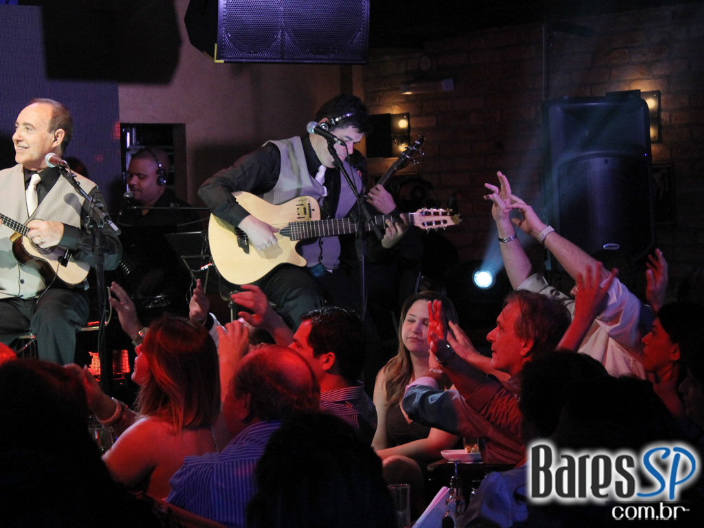 Demonios da Garoa realiza em show de gravação de seu 2º DVD no Tom Jazz Demonios da Garoa realiza em show de gravação de seu 2º DVD no Tom Jazz