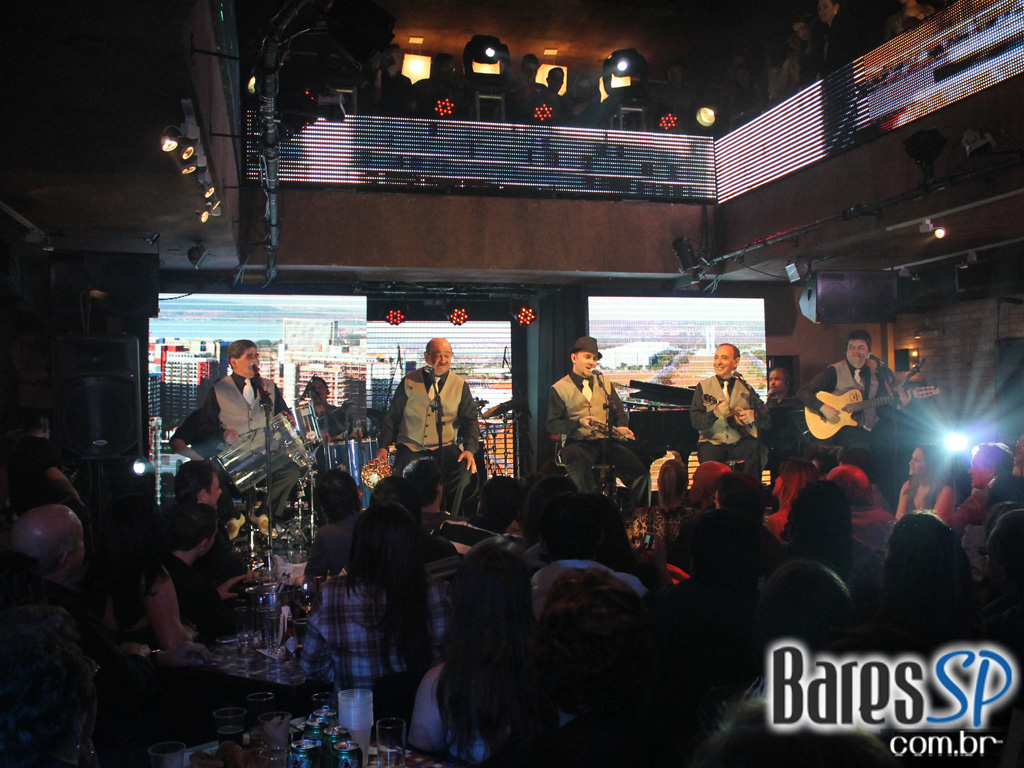 Demonios da Garoa realiza em show de gravação de seu 2º DVD no Tom Jazz Demonios da Garoa realiza em show de gravação de seu 2º DVD no Tom Jazz