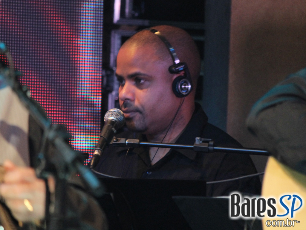 Demonios da Garoa realiza em show de gravação de seu 2º DVD no Tom Jazz Demonios da Garoa realiza em show de gravação de seu 2º DVD no Tom Jazz