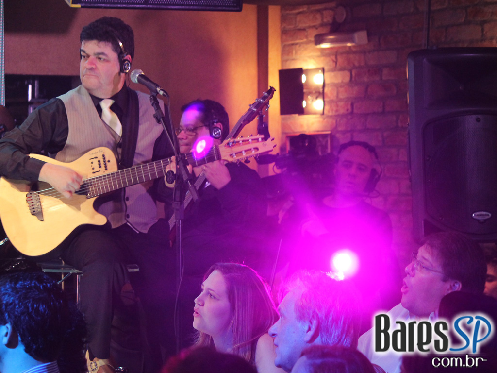 Demonios da Garoa realiza em show de gravação de seu 2º DVD no Tom Jazz Demonios da Garoa realiza em show de gravação de seu 2º DVD no Tom Jazz