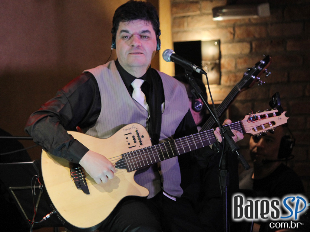 Demonios da Garoa realiza em show de gravação de seu 2º DVD no Tom Jazz Demonios da Garoa realiza em show de gravação de seu 2º DVD no Tom Jazz