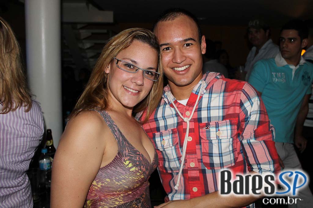 Sertanejo na noite de sábado do Santa Olívia Sertanejo na noite de sábado do Santa Olívia