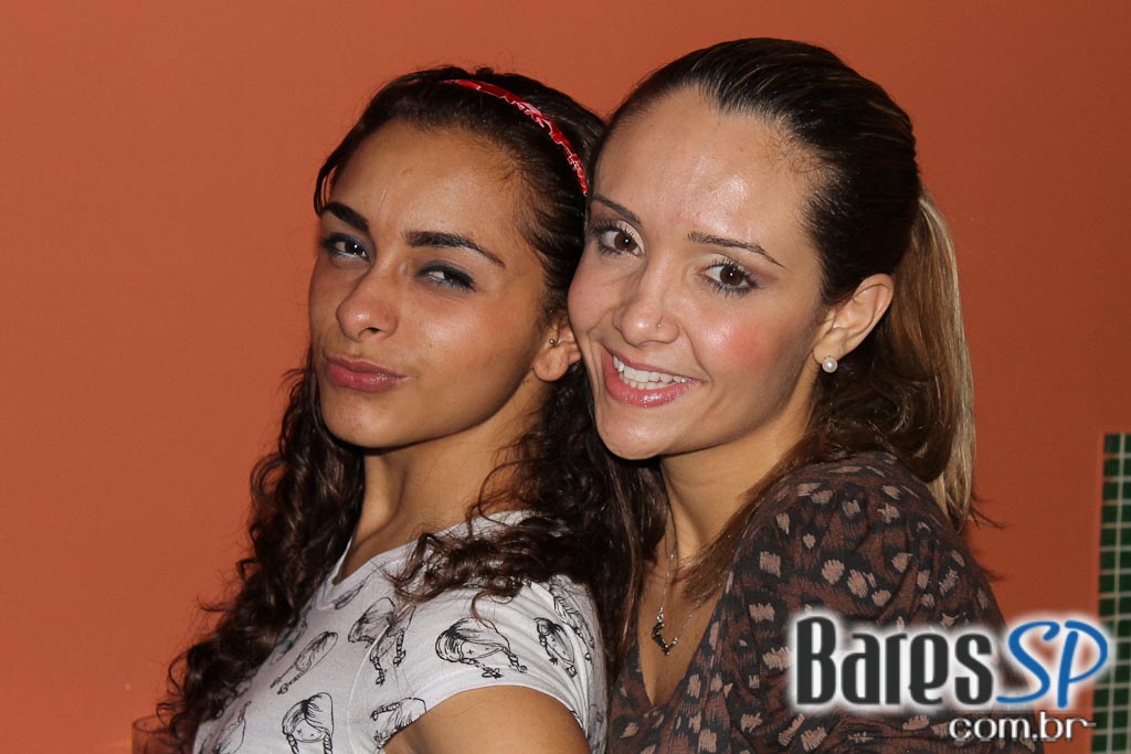 Sertanejo na noite de sábado do Santa Olívia Sertanejo na noite de sábado do Santa Olívia