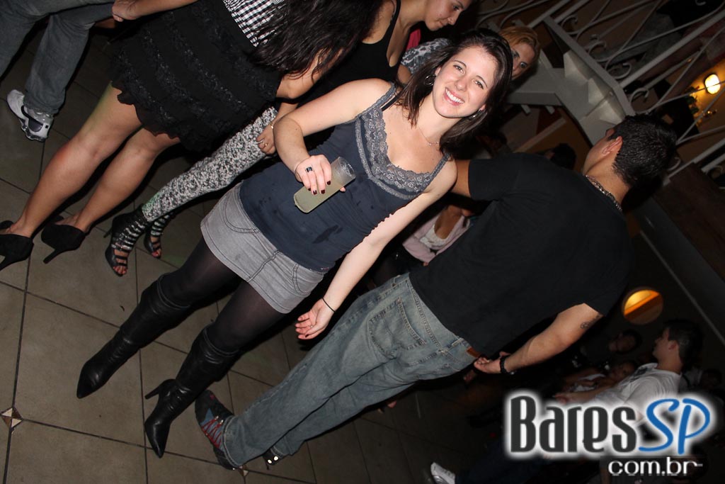 Sertanejo na noite de sábado do Santa Olívia Sertanejo na noite de sábado do Santa Olívia